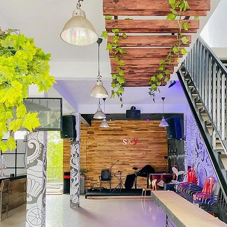 Sky Residence Tomohon Mitra Reddoorz Экстерьер фото