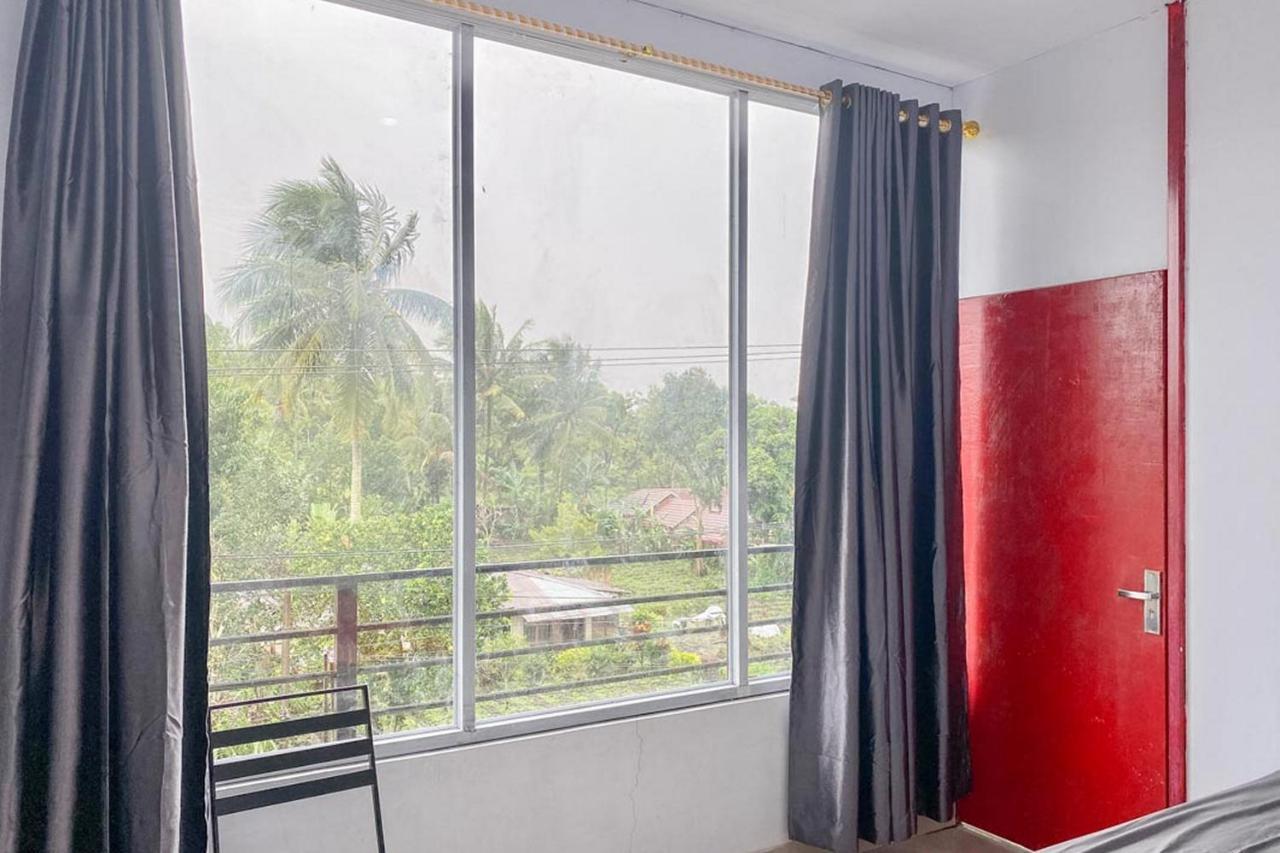 Sky Residence Tomohon Mitra Reddoorz Экстерьер фото